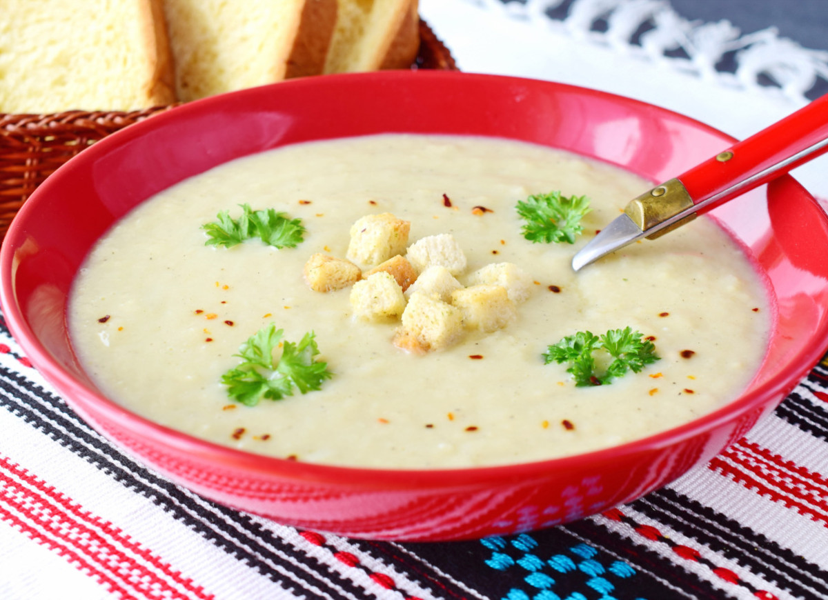 zupa krem z kalafiora z serkiem topionym