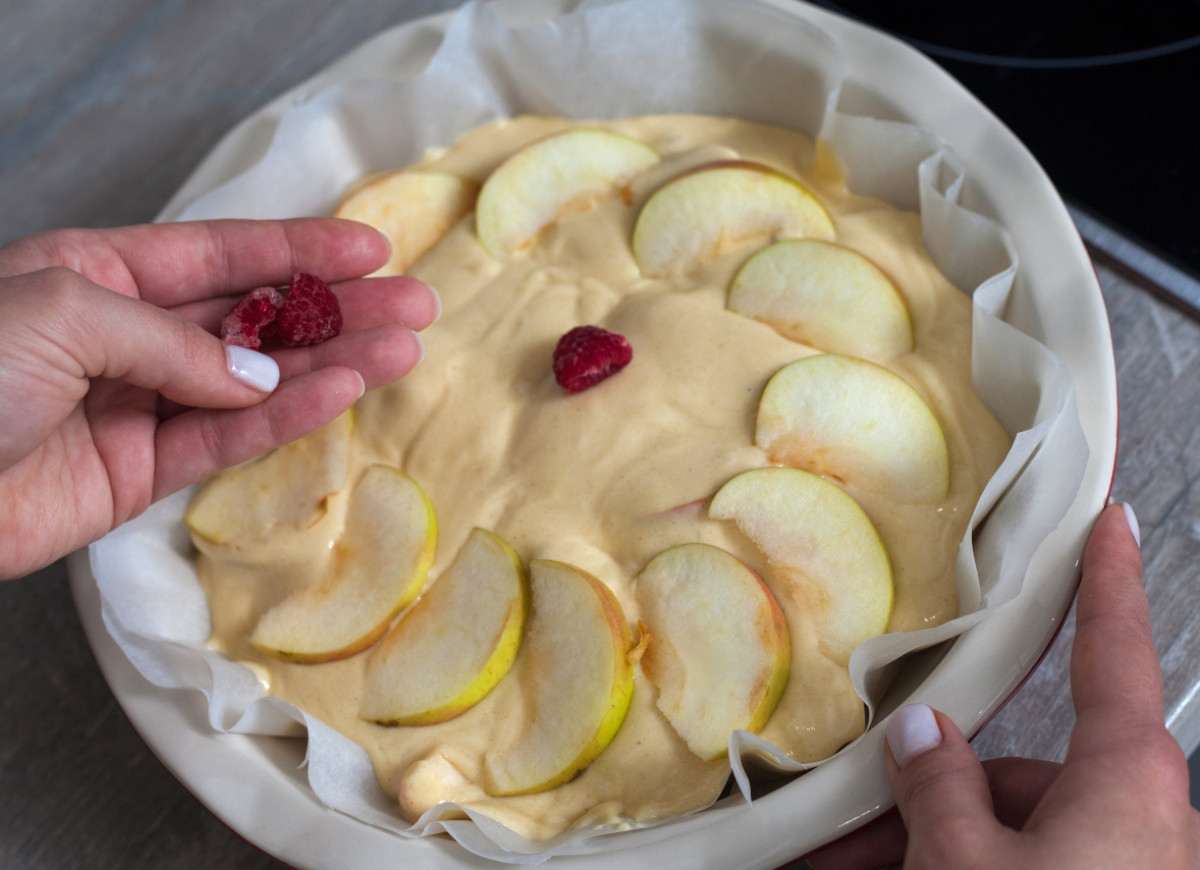 biszkopt z jabłkami