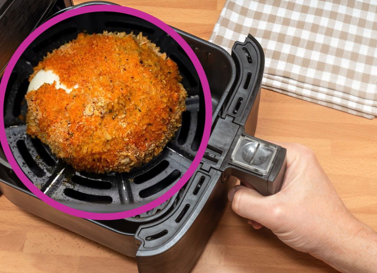 Inni kładą tę kulę na pizzy, a ja obtaczam i wrzucam do airfryera. Wydobywam 200% smaku