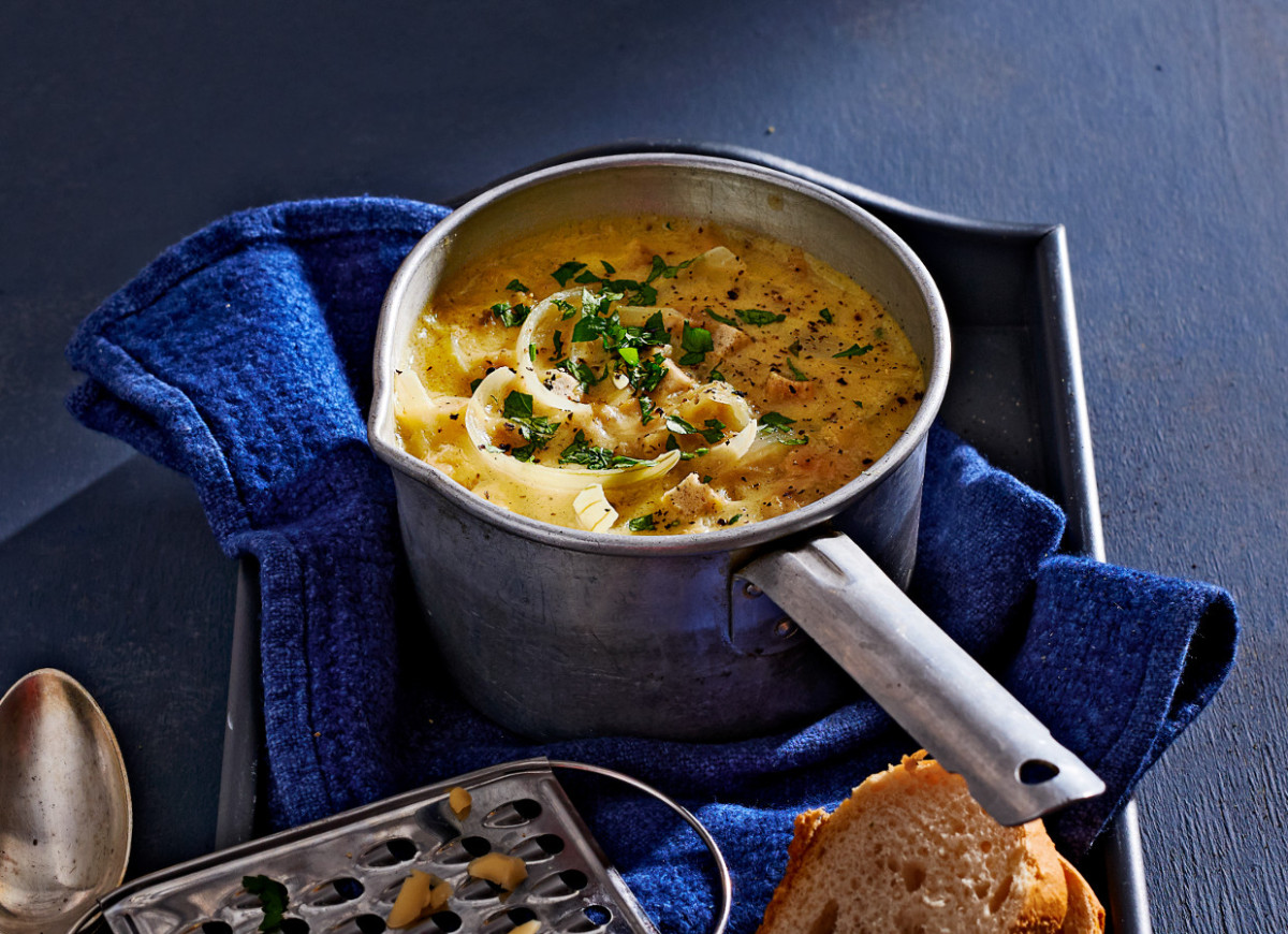 zupa chlebowo-cebulowa