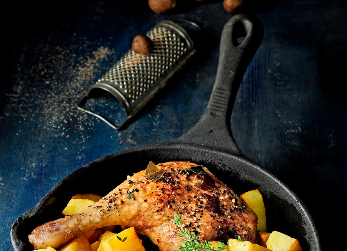 Domowe confit z pieczonymi kartoflami