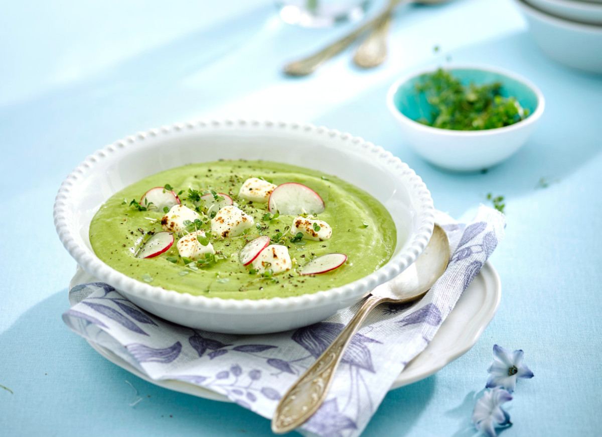 krem z zielonego groszku z białym serem