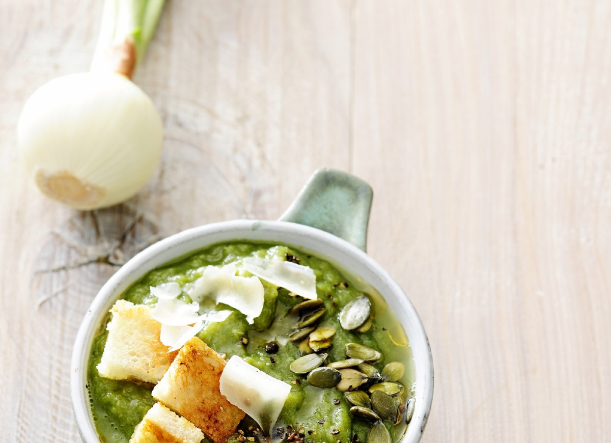 Zupa krem z czosnku niedźwiedziego