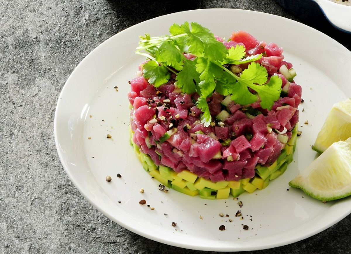 Tatar z tuńczyka z awokado