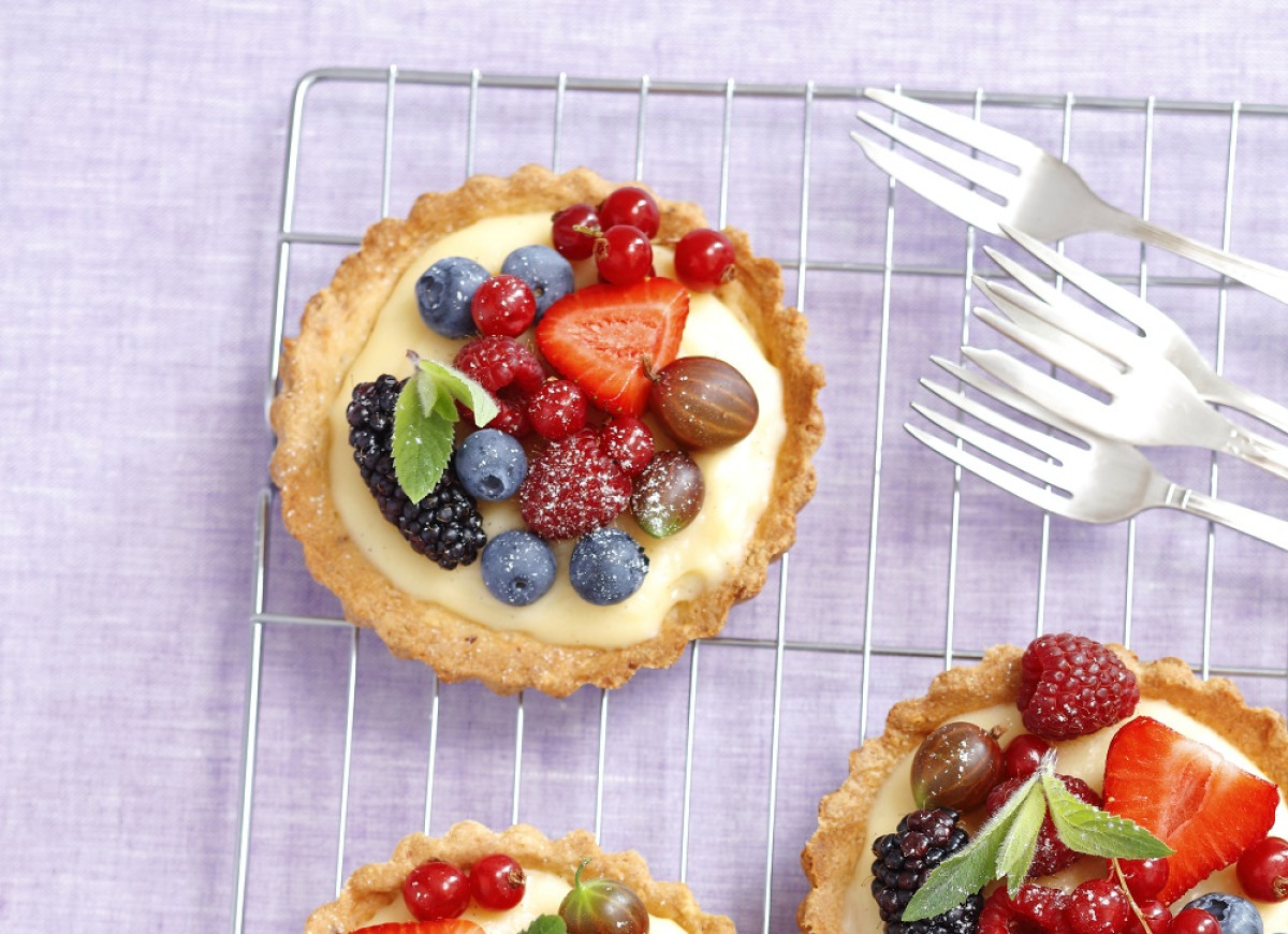 Tartaletki z kremem waniliowym i owocami