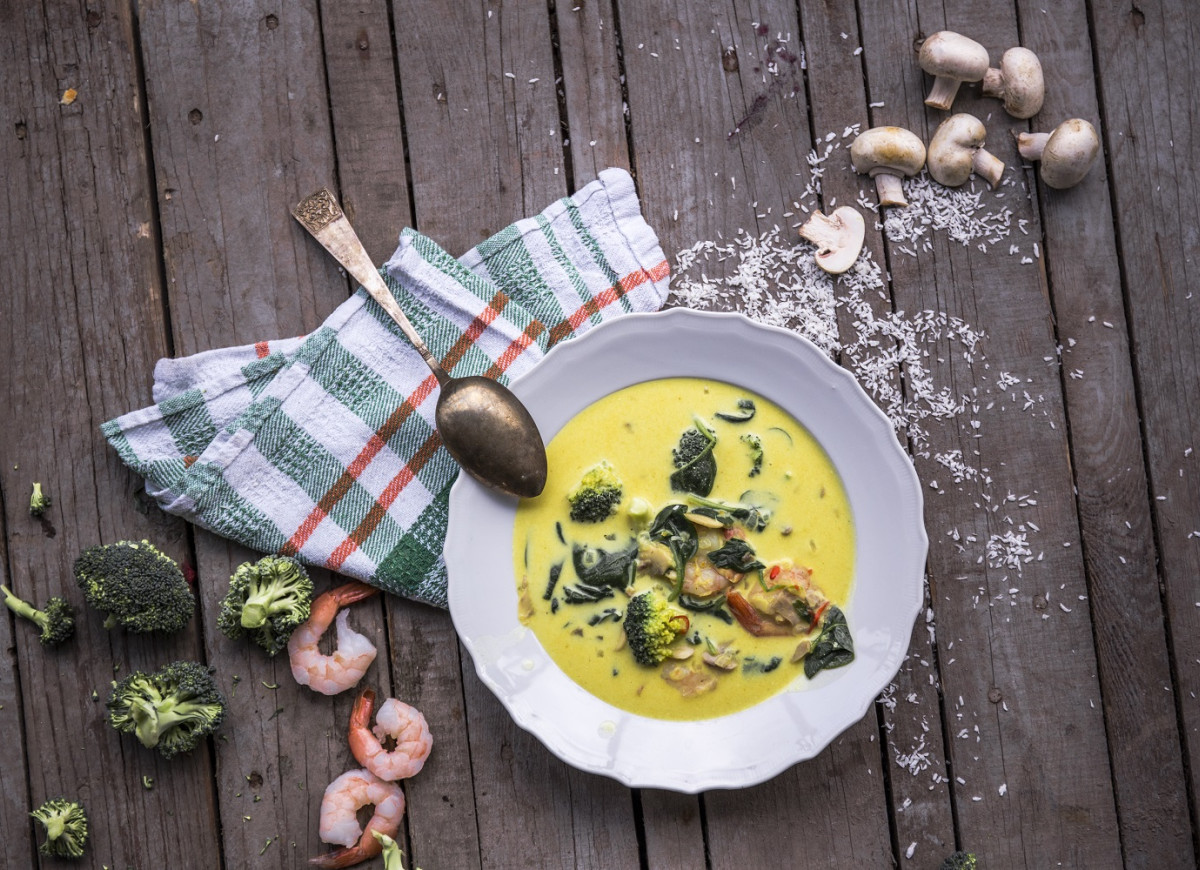 Zupa kokosowa z krewetkami