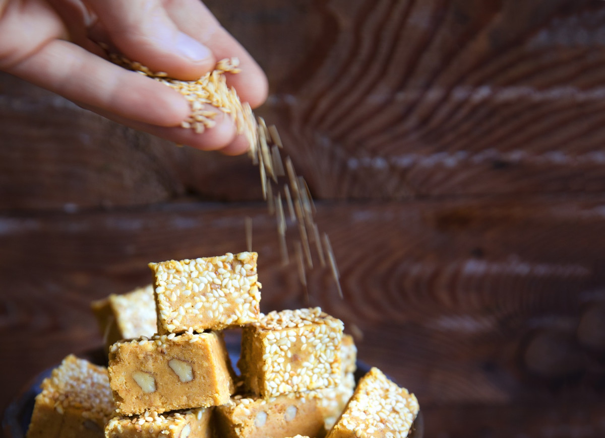 Sezamowy slodki blok (Laddu)