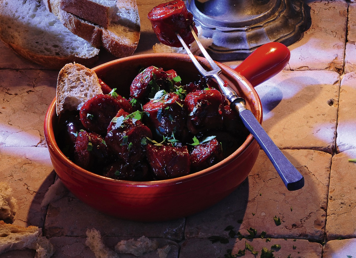 Chorizo w czerwonym winie