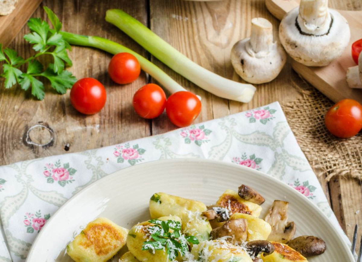 Gnocchi z pieczarkami i serem żółtym