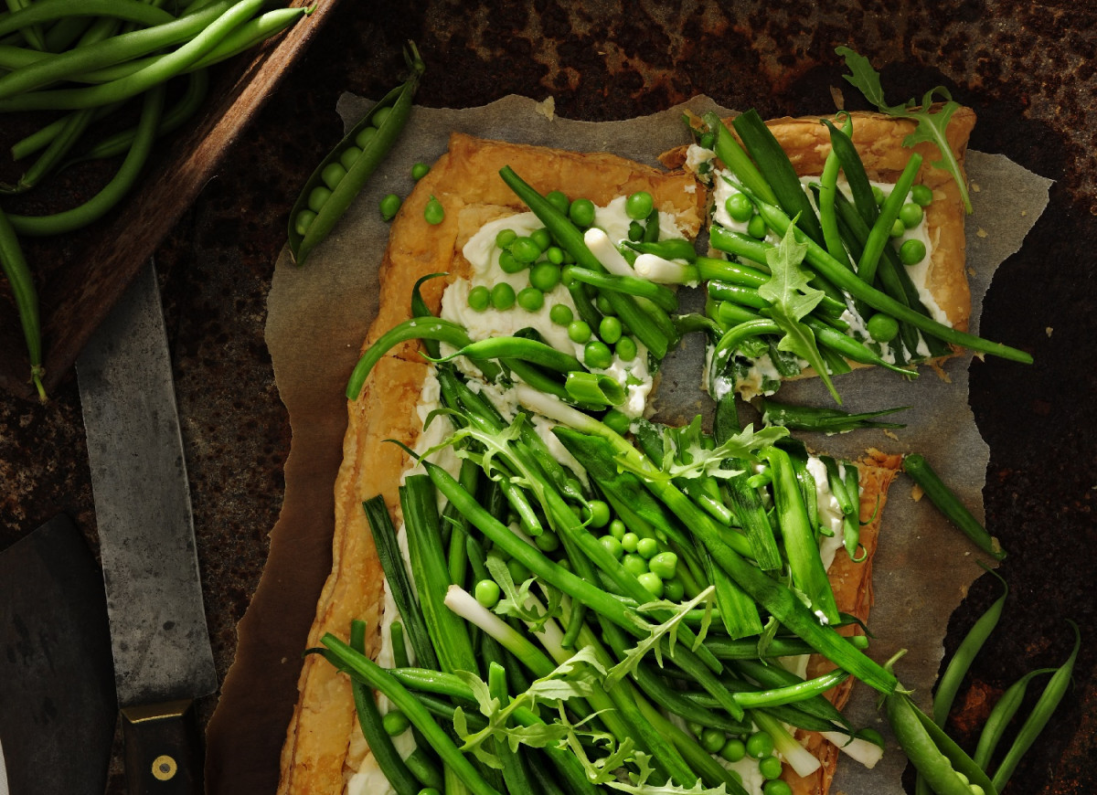 Letnia tarta z fasolką szparagową