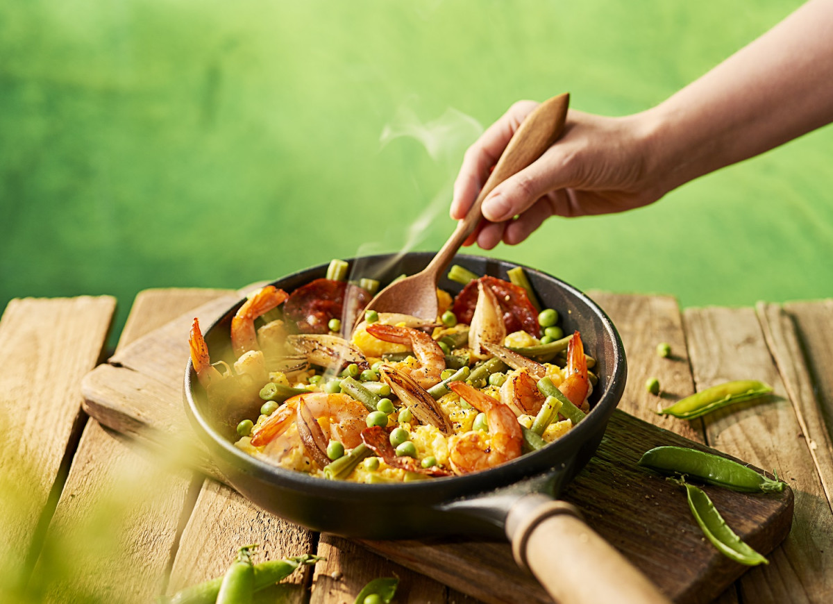 Hiszpańska jajecznica z chorizo i krewetkami