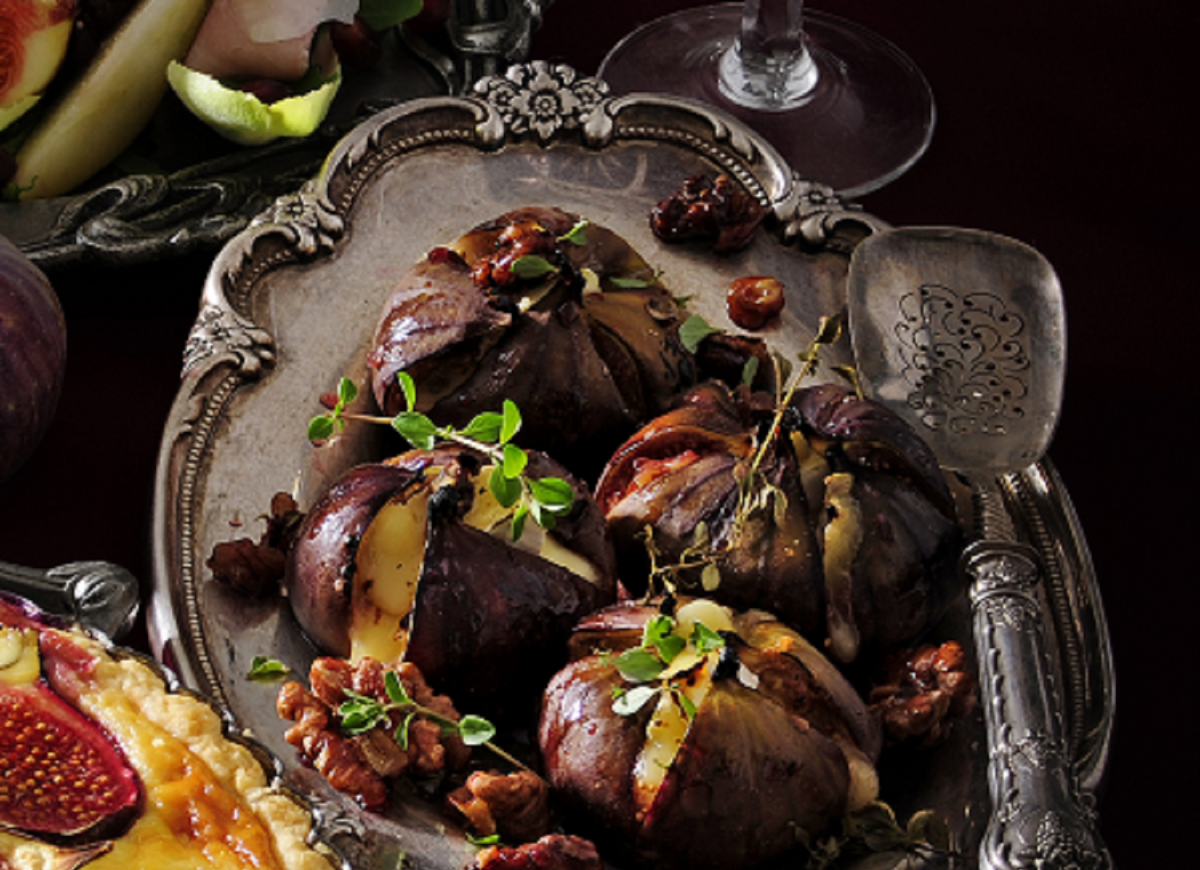 Figi zapiekane z serem pleśniowym i orzechami