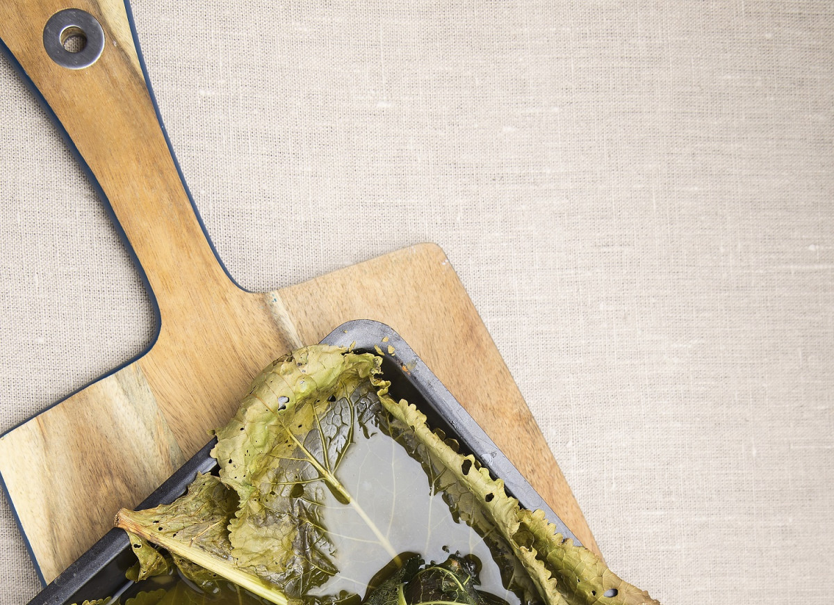 Gołąbki w liściach chrzanu