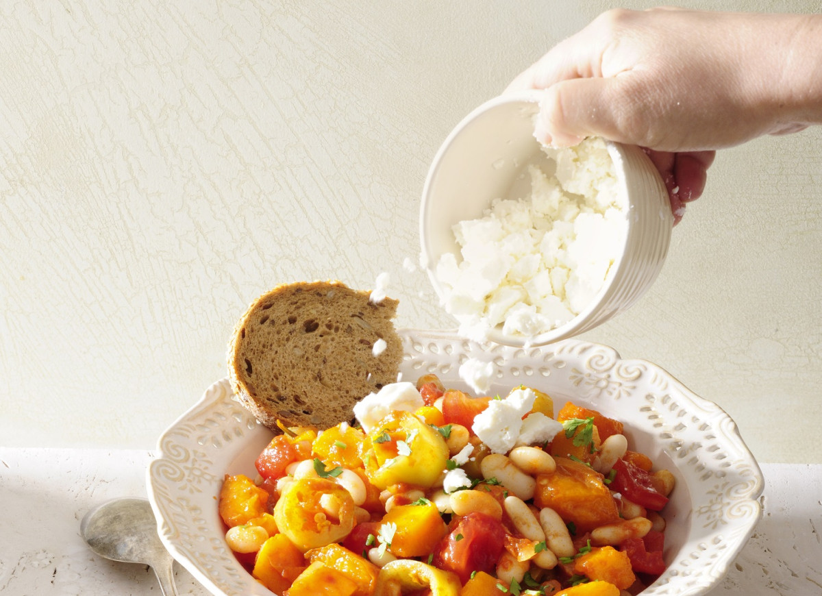 Fasola duszona z dynią, papryką i morelami