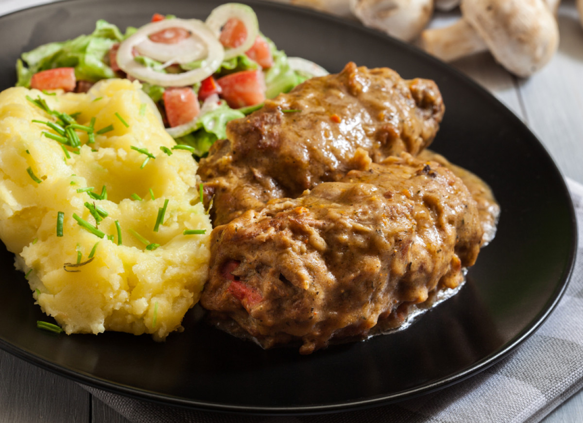 Roladki schabowe z pieczarkami