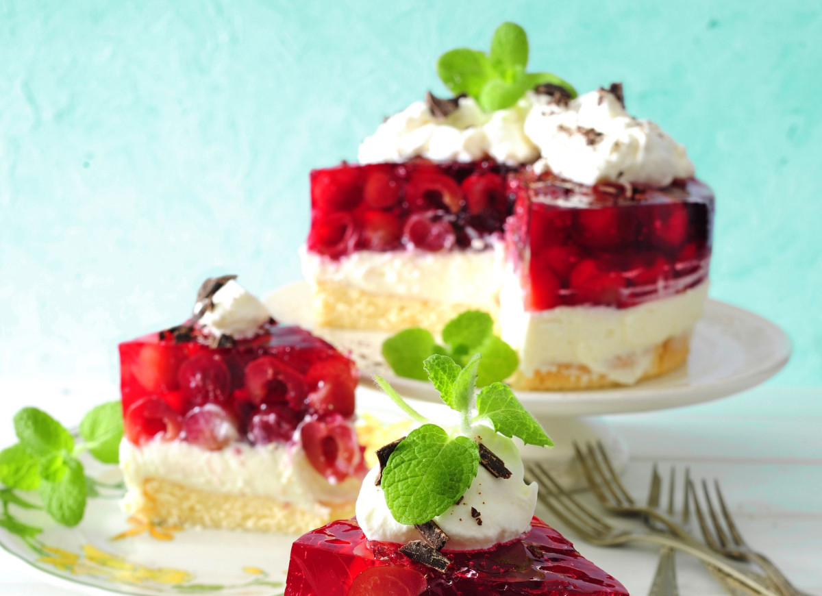 Ciasto z czereśniami i galaretką