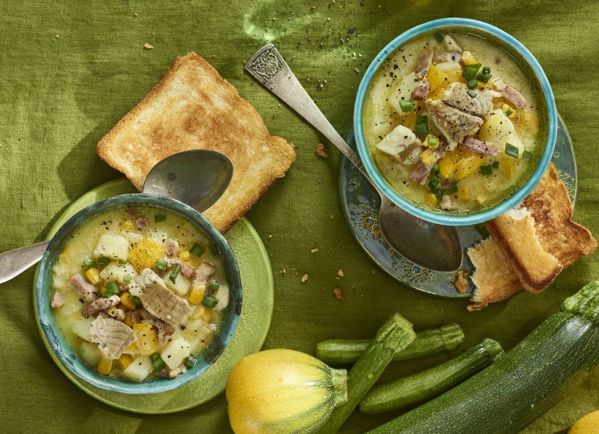 Chowder z cukinią, dorszem i boczkiem