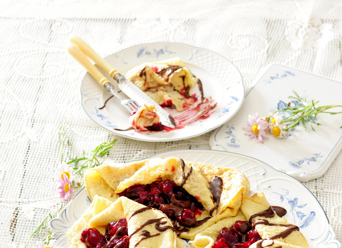 Naleśniki z wiśniami i czekoladą