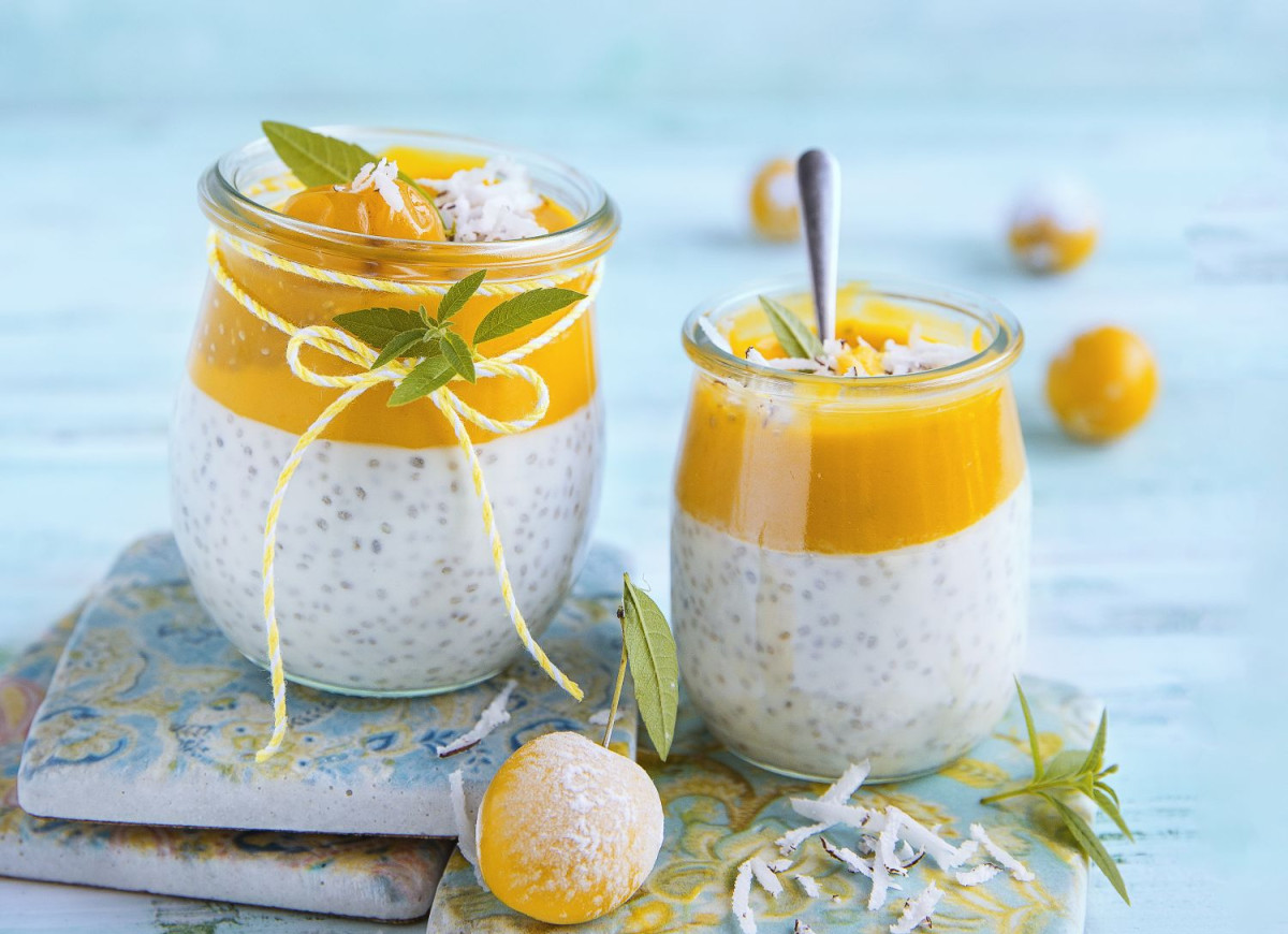 Pudding z chia z musem mirabelkowym i mango