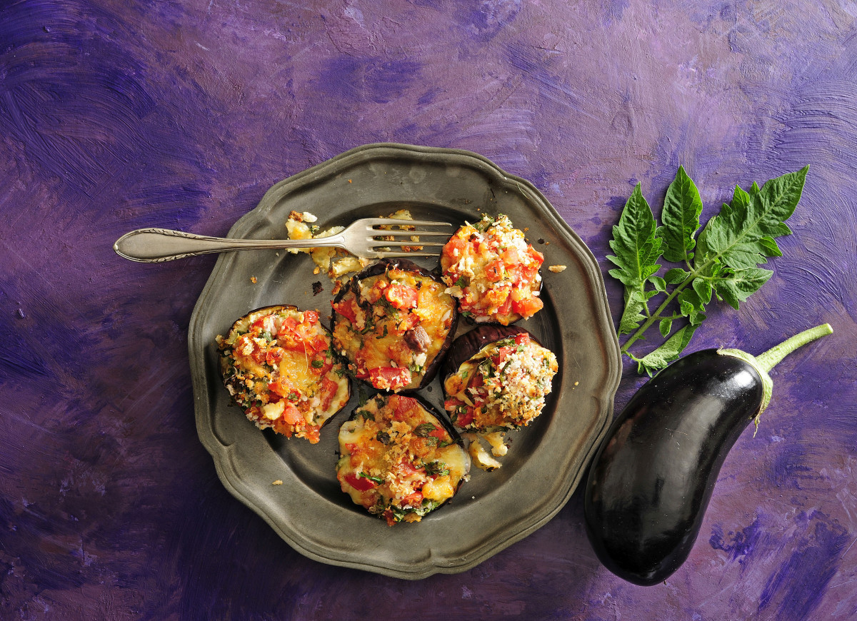 Chrupiące bakłażany z pomidorami i parmezanem