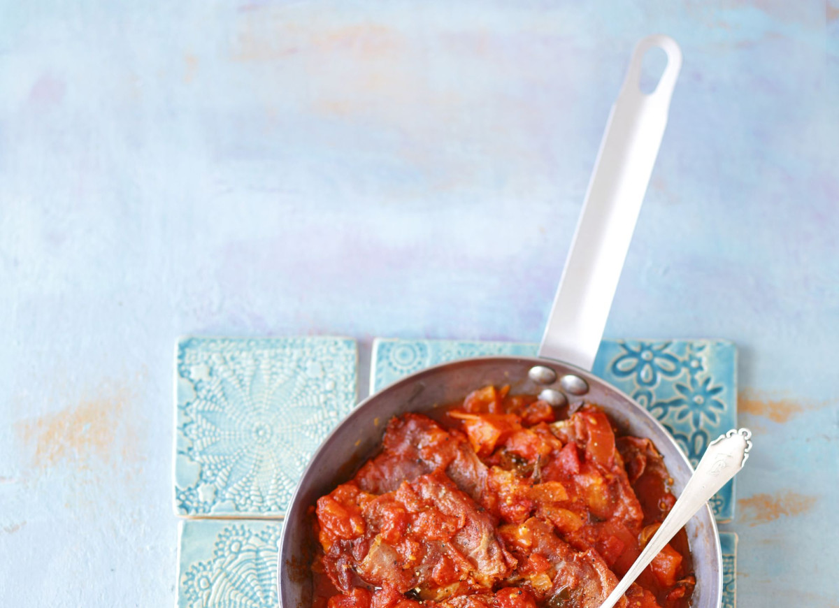 Eskalopki cielęce w sosie pomidorowym