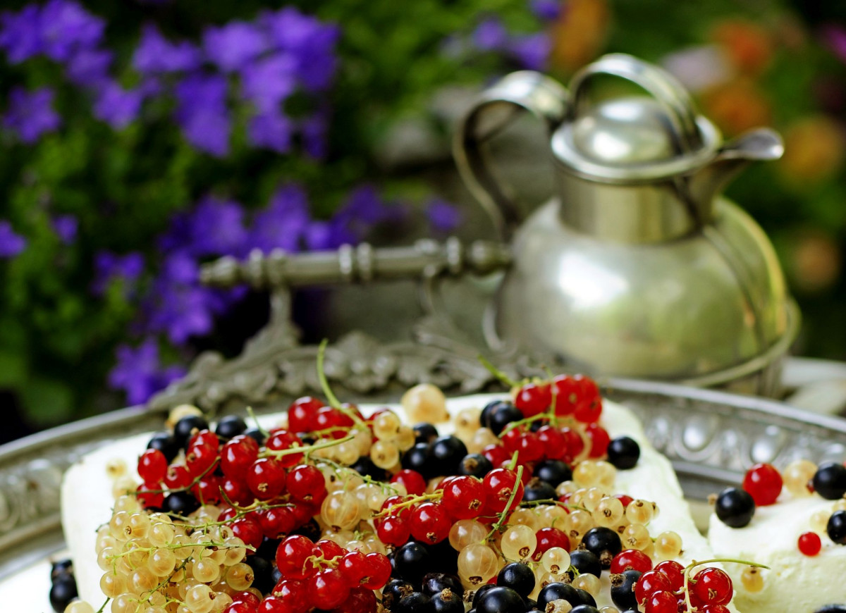 Placek serowy z porzeczkami