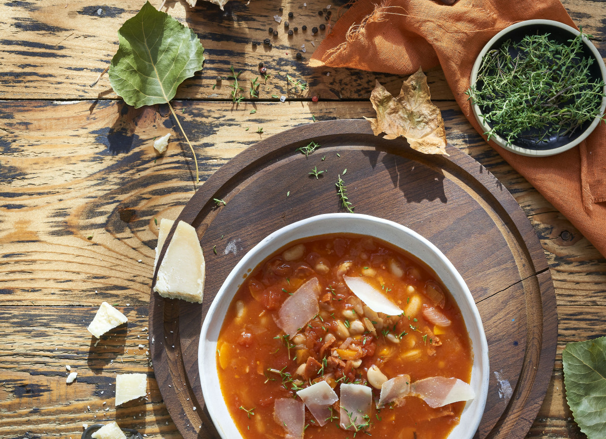 Zupa włoska fasolowa
