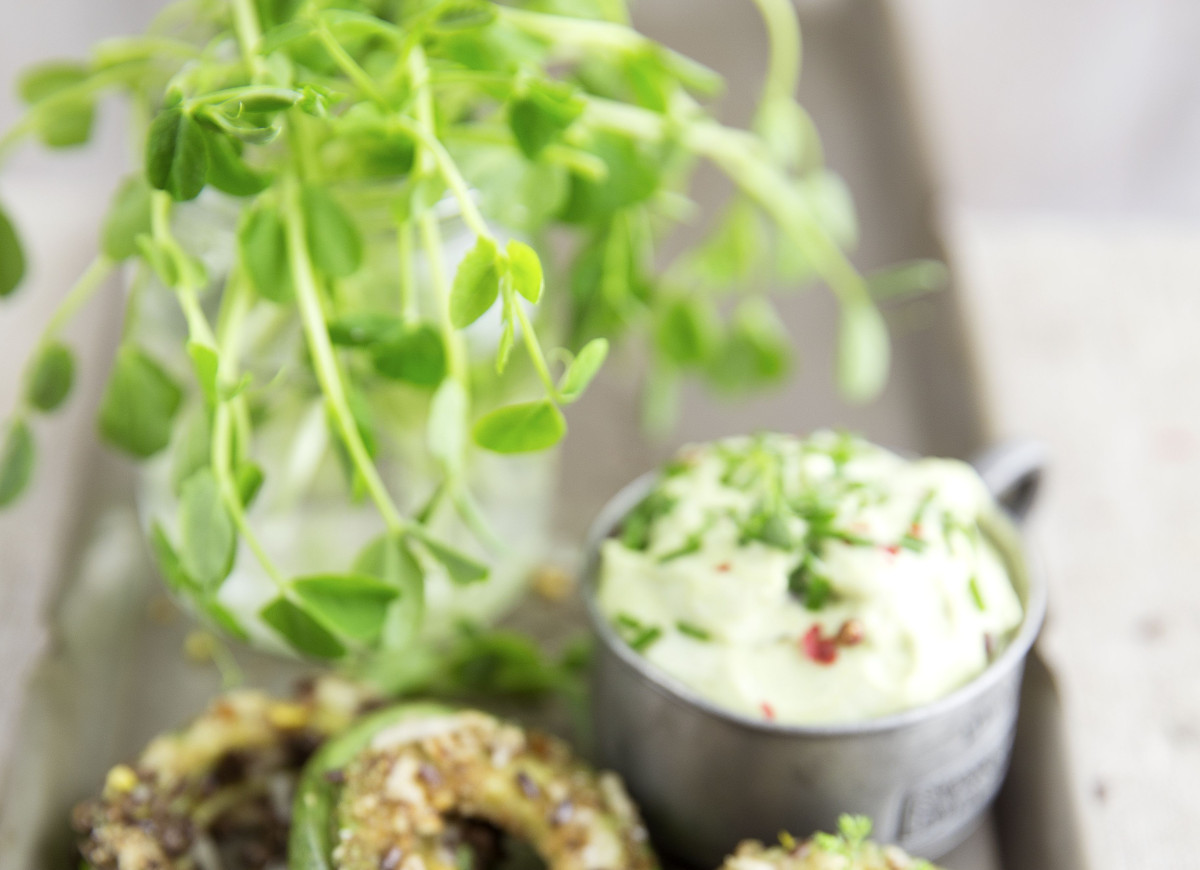 Awokado pieczone w panierce z siemienia lnianego