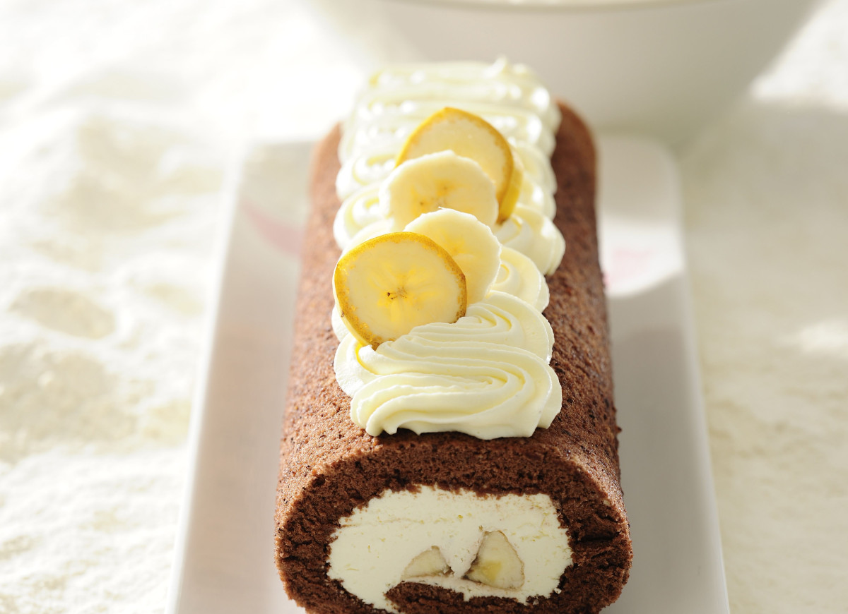 Czekoladowa rolada z bananami