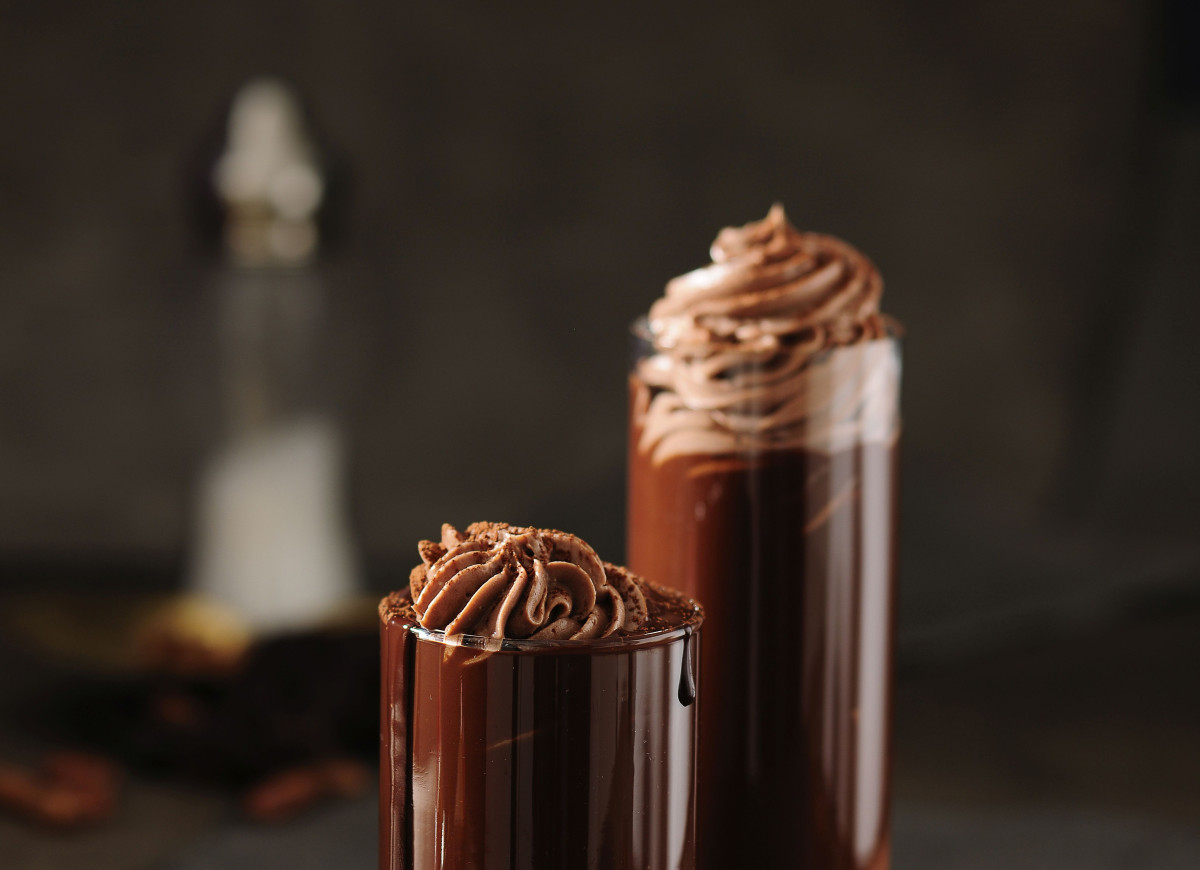 Gorąca czekolada z solą morską i bitą śmietaną