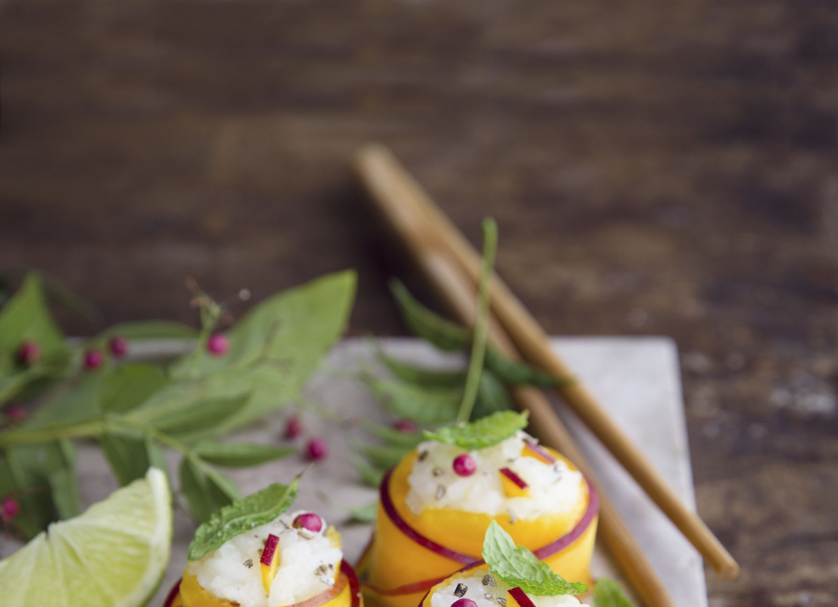 Mango sushi