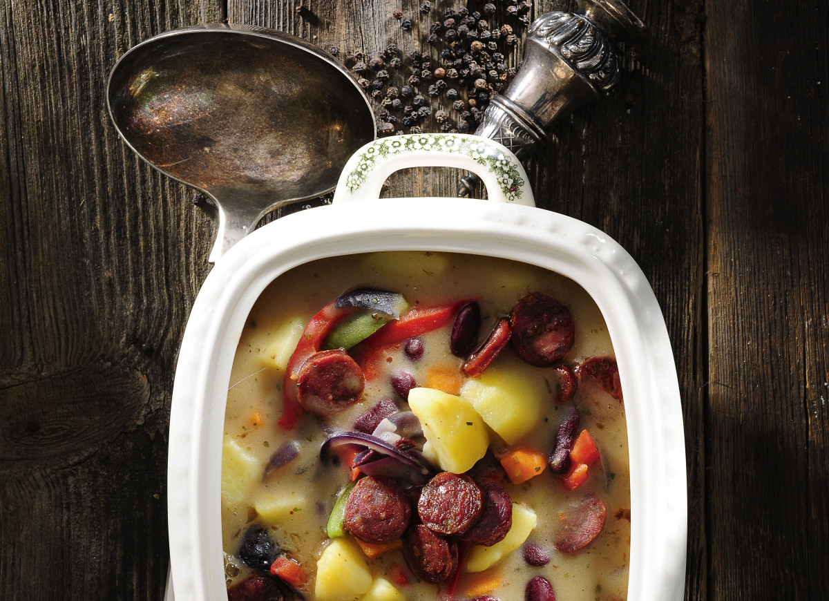 Pikantna zupa fasolowa