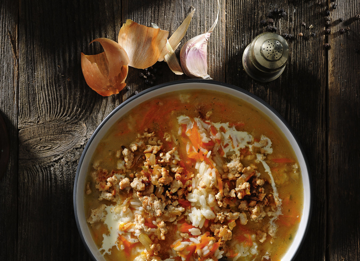 Zupa ogórkowa z ryżem i mięsem