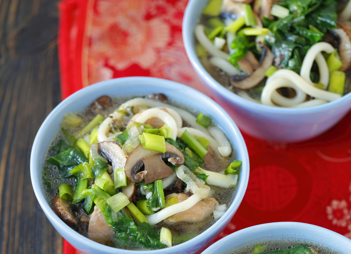 Zupa z makaronem udon i sosem teriyaki