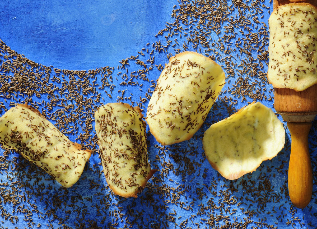 Ciasteczka dachówki z kminkiem