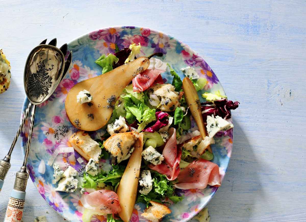 Sałatka z szynką i gruszką