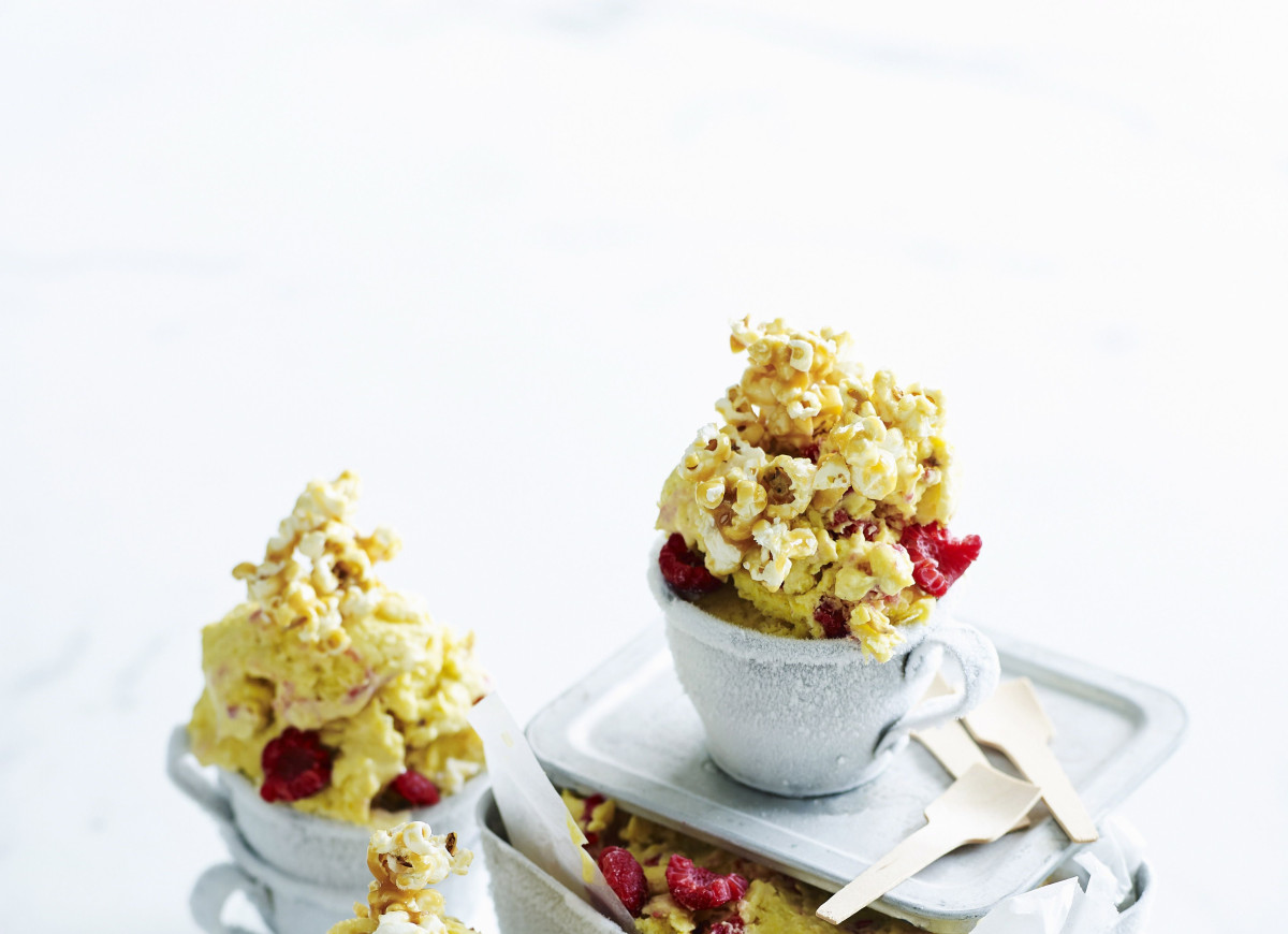 Lody popcornowe z malinami