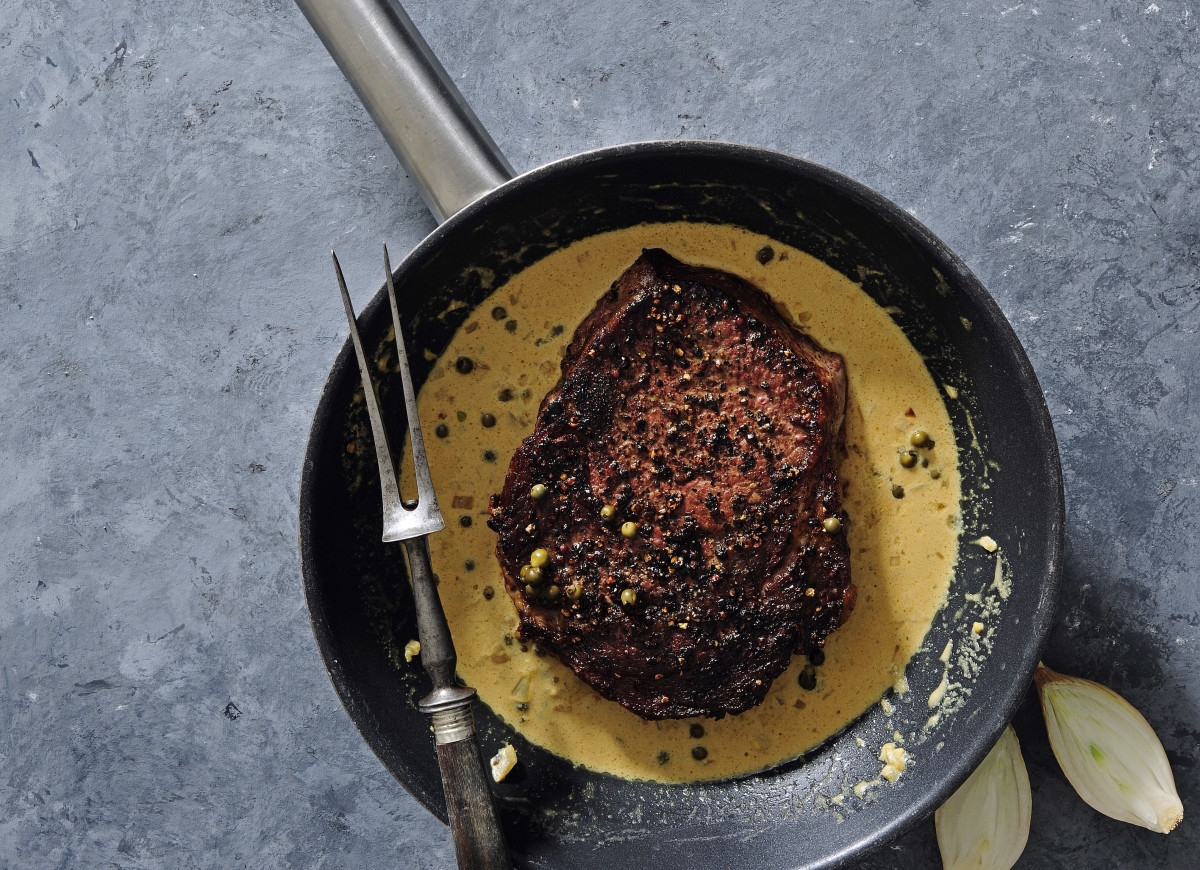 Stek w sosie musztardowo-pieprzowym