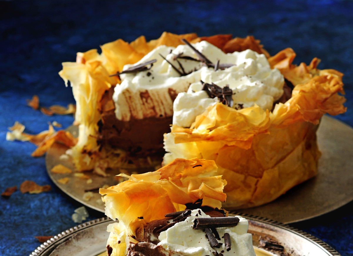 Tort z ciasta filo z musem czekoladowym