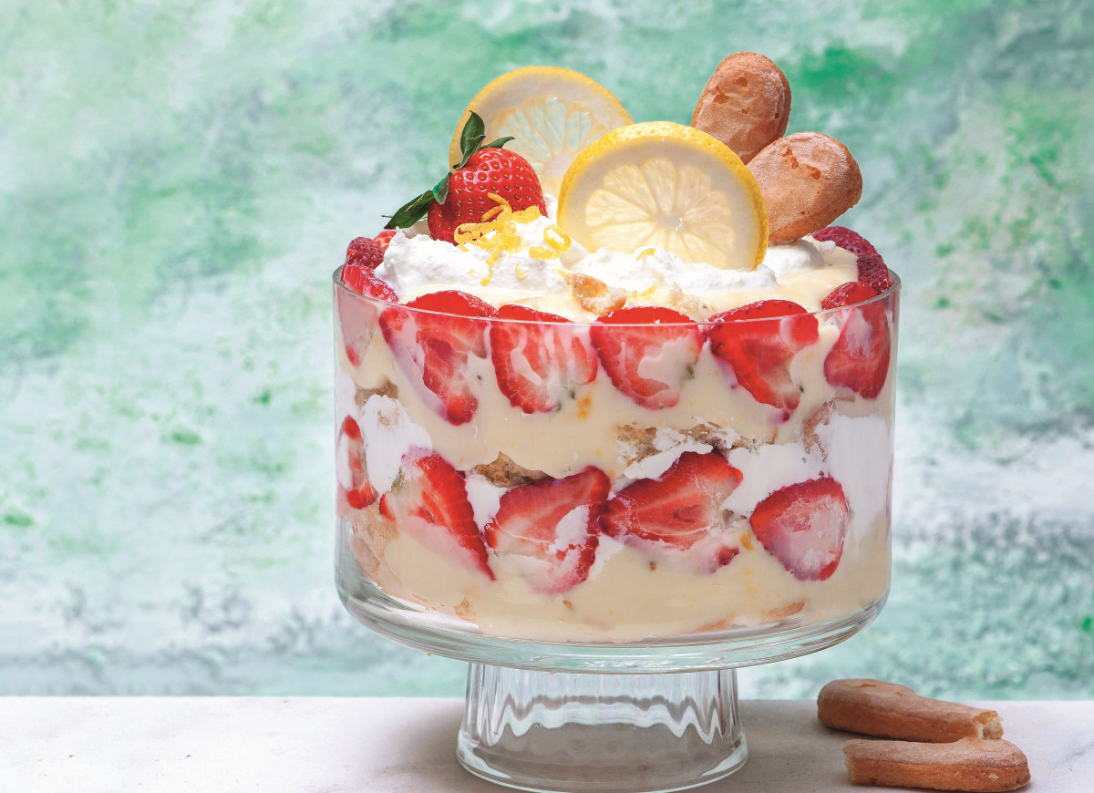 Trifle z kremem cytrynowym i biszkoptami