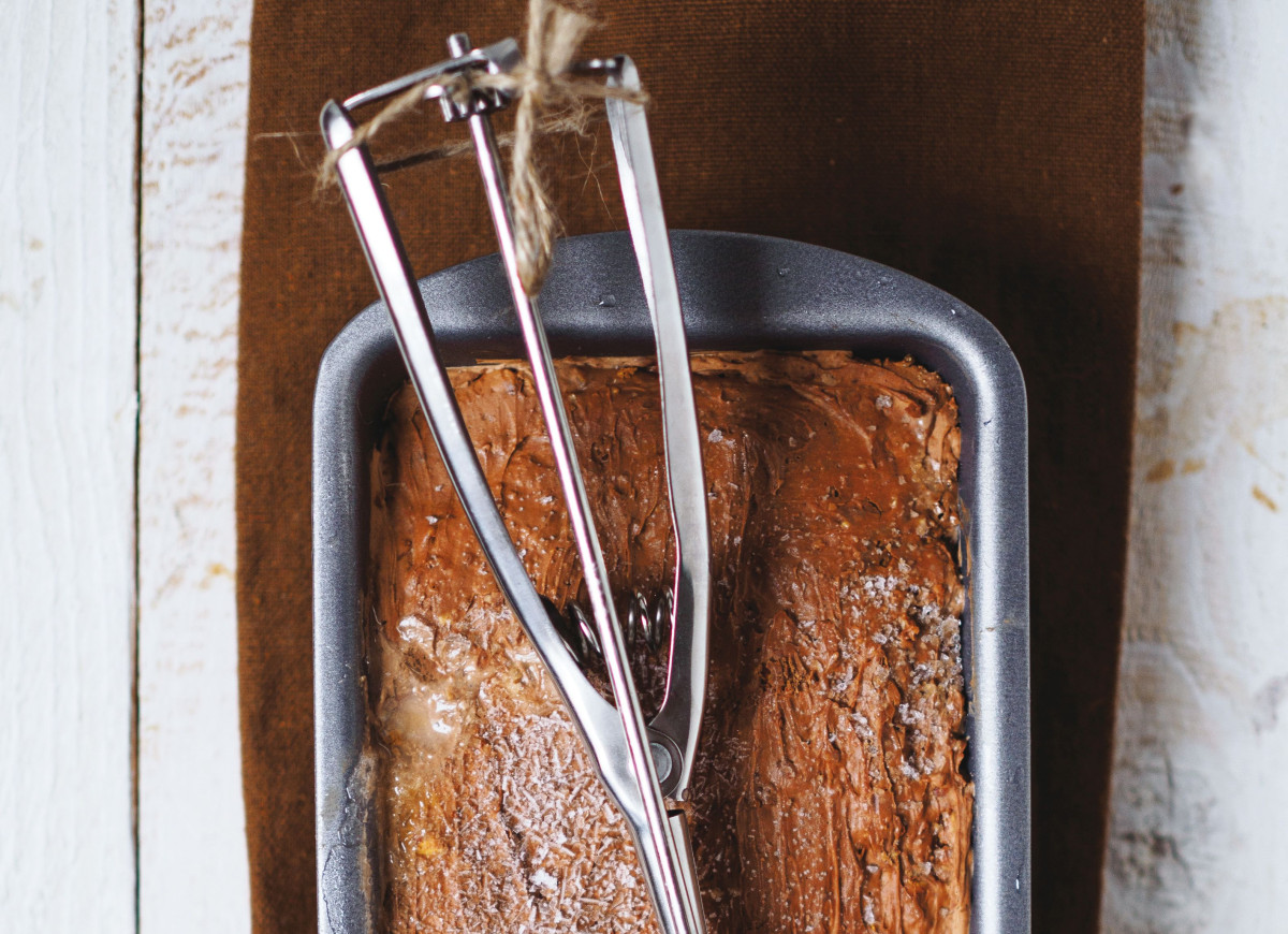 Wegańskie lody czekoladowe z orzechami