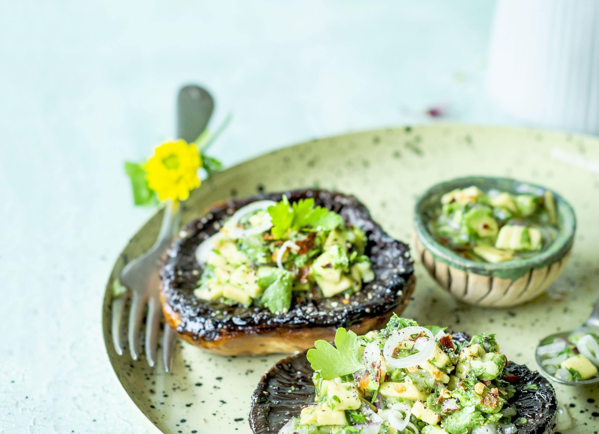 Wegańskie steki z portobello z chimichurri