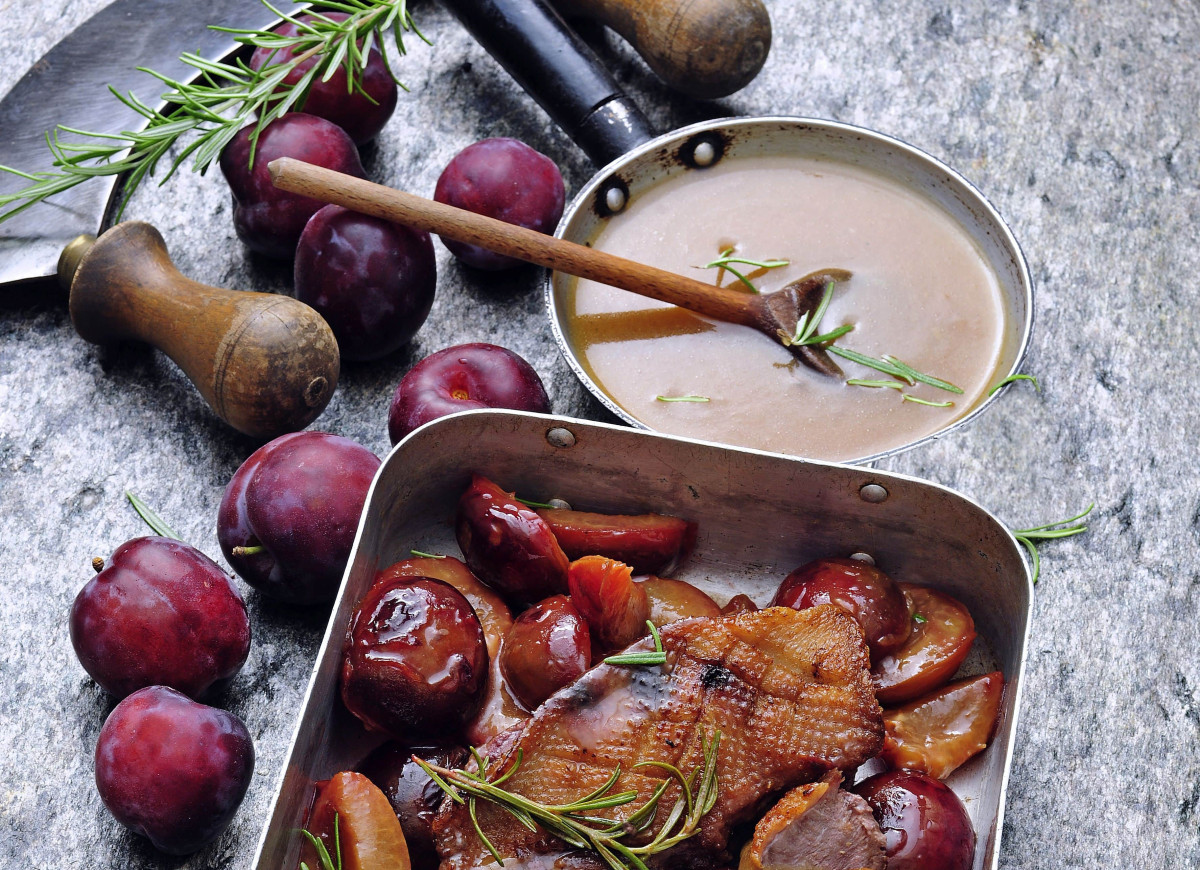 Filet z kaczki ze śliwkami