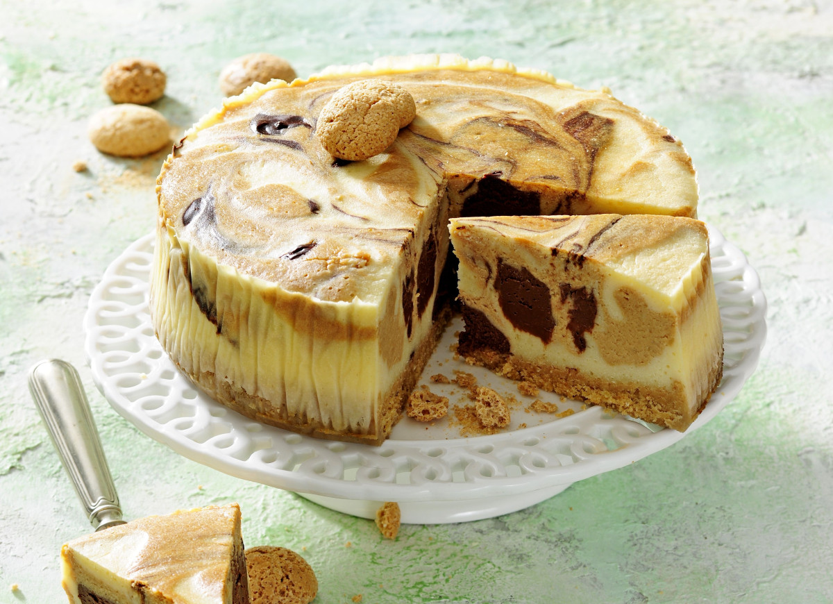 Sernik z czekoladą i toffi