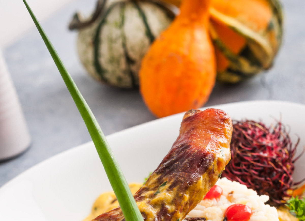 Serowe curry z serkiem Sertop, kurczakiem i jabłkiem