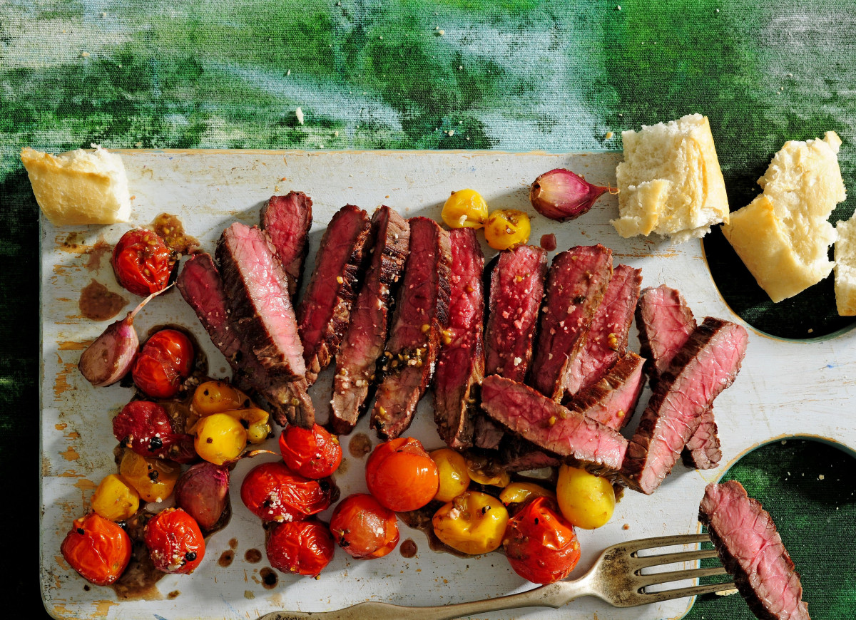 Stek z pieczonymi pomidorkami