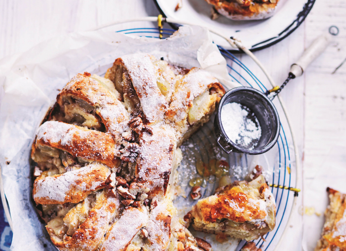 Ciasto rwane z marmoladą i jabłkami