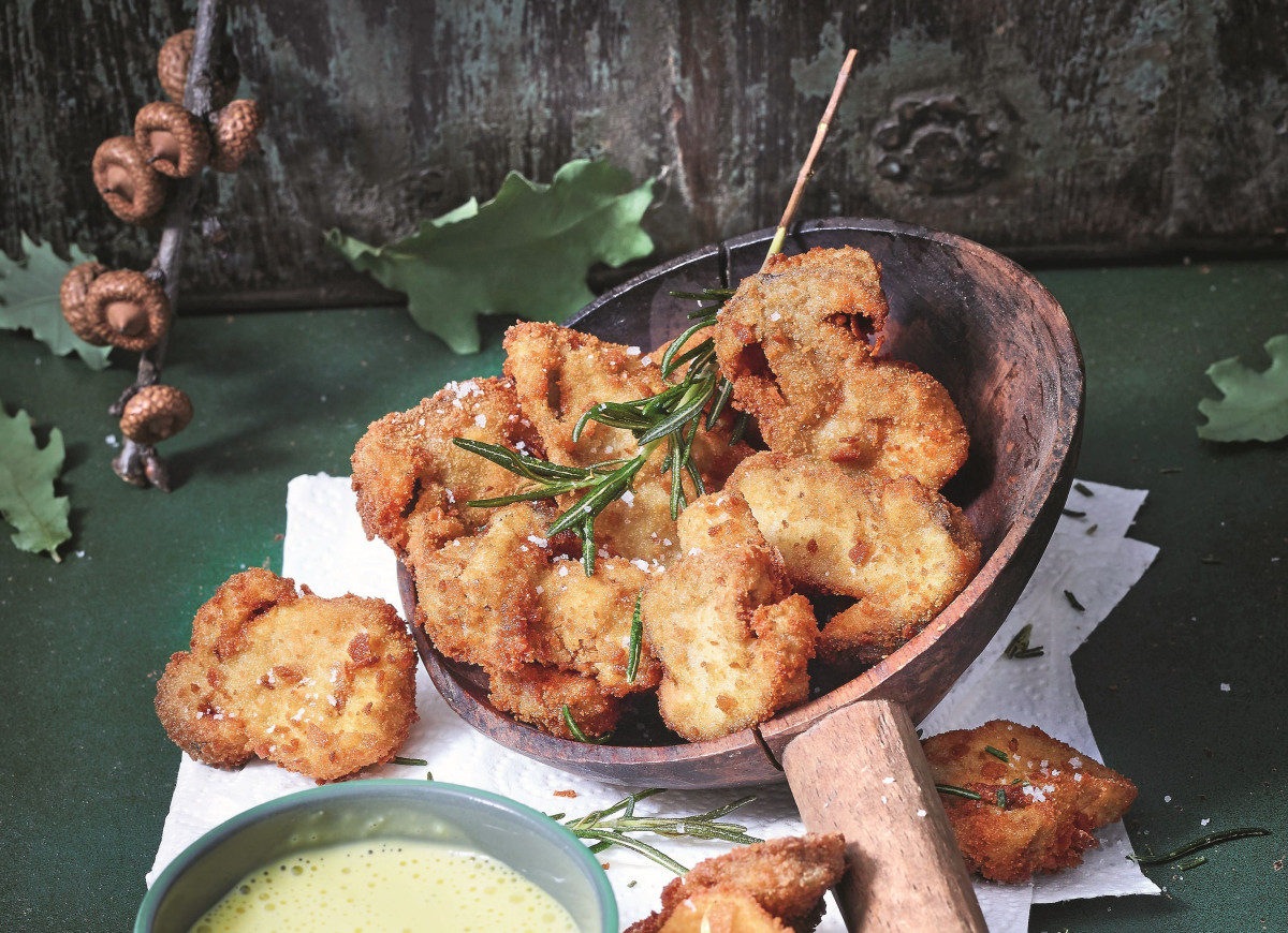 Smażone grzyby z sosem serowym