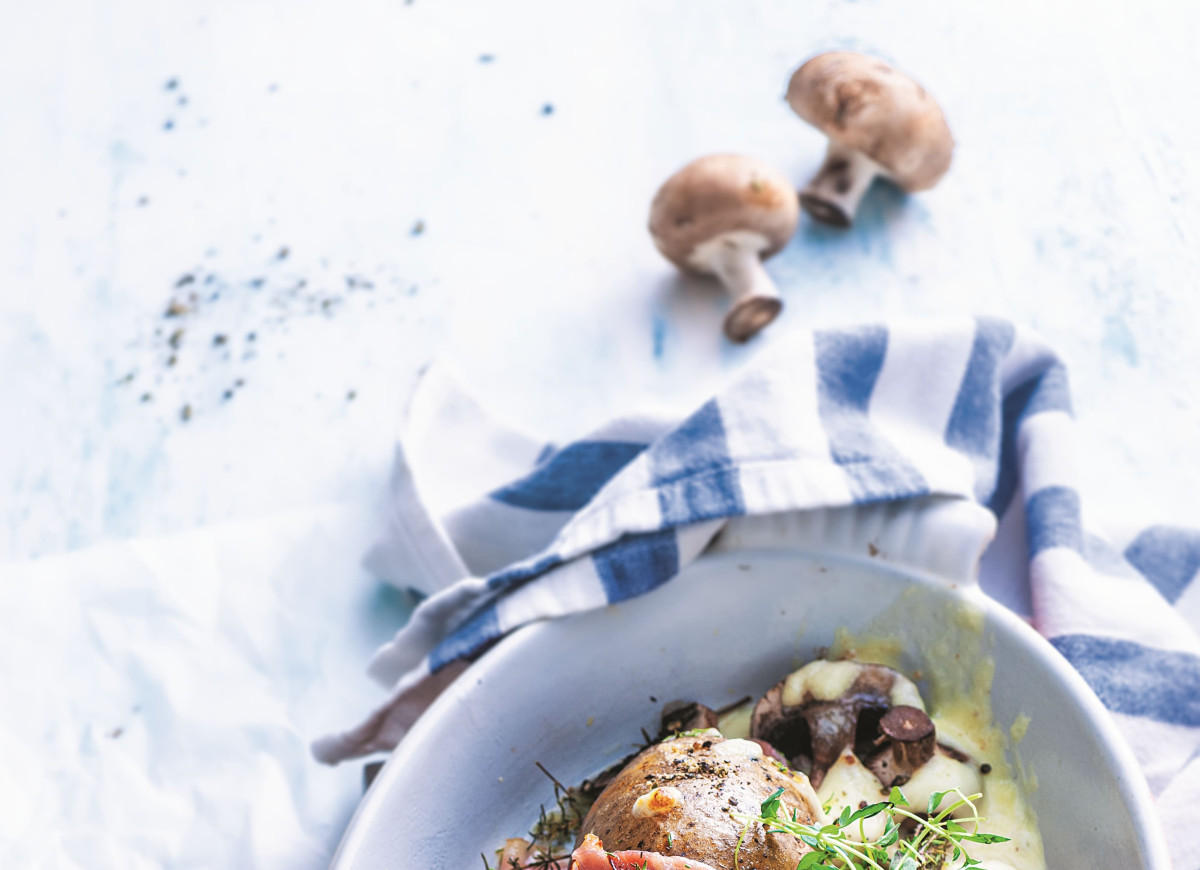 Ziemniaki faszerowane cebulą i pieczarkami