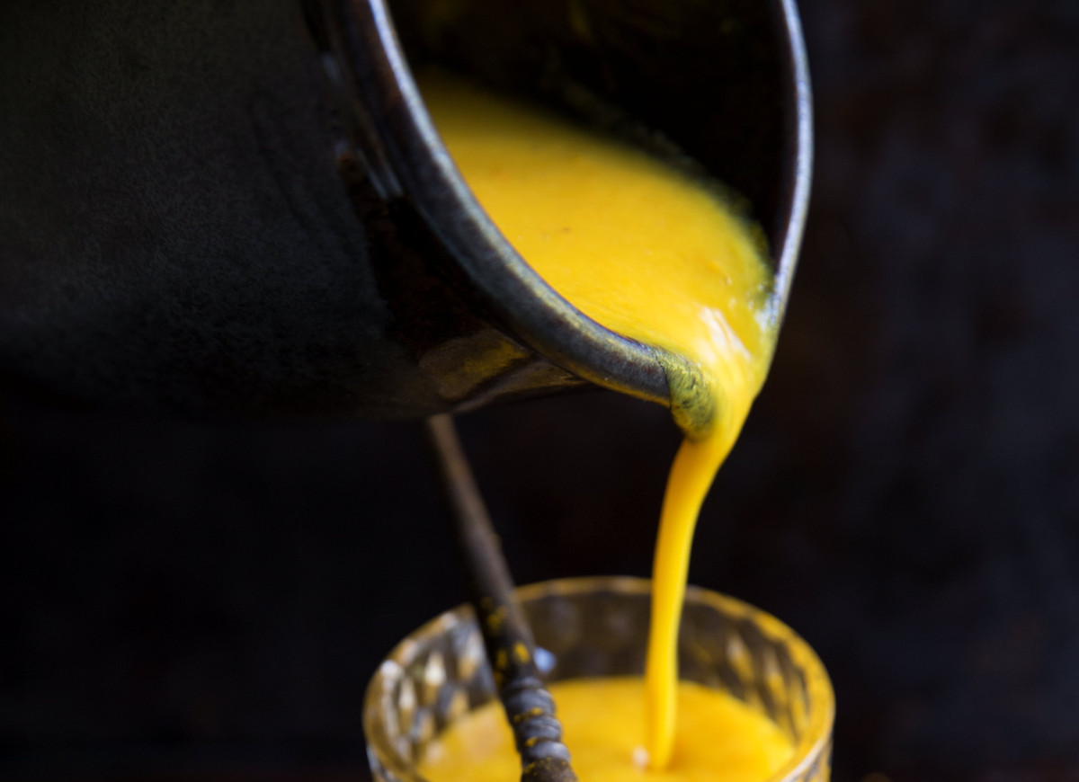 Smoothie z mango i kurkumą